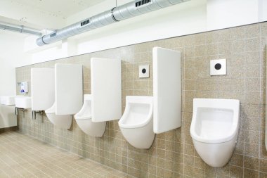 pisuar ve lavabo sadece erkekler için eski bir binada