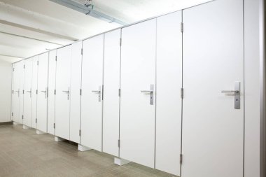 Genel bir binada womans tuvalet vardır