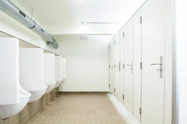 Urinarios Puertas Inodoro Edificio Antiguo Solo Para Hombres — Foto de Stock