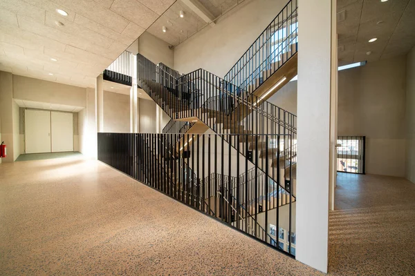 Sunny Day Floor Staircase — 图库照片