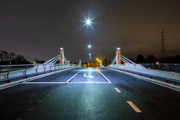 Rainy Dark Morning New Bridge Busy Street Traffic Lights — 图库照片