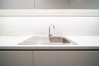 Eski bir koridorda güzel bir koridor var.