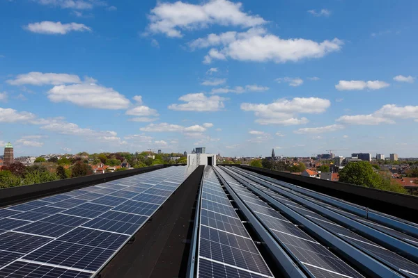 Zonnepanelen Het Dak — Stockfoto