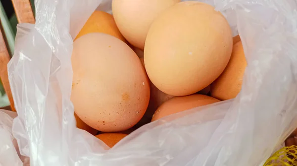 Вибірковий Фокус Крупним Планом Курячі Яйця Всередині Пластикового Пакету — стокове фото
