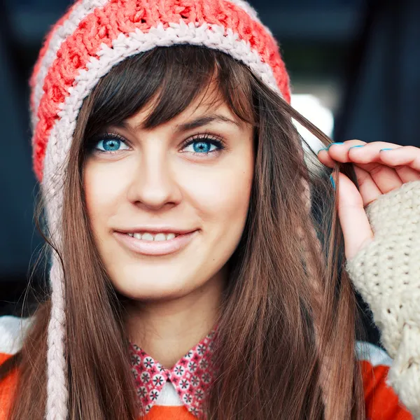 Chica en sombrero caliente . — Foto de Stock