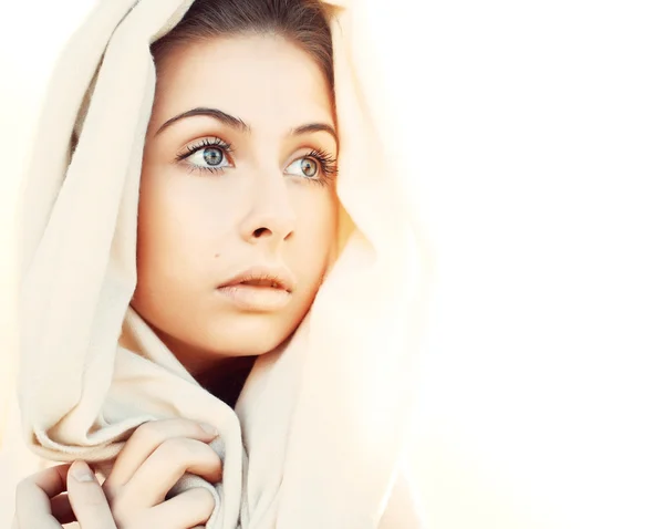 Woman in scarf. — Stock Photo, Image