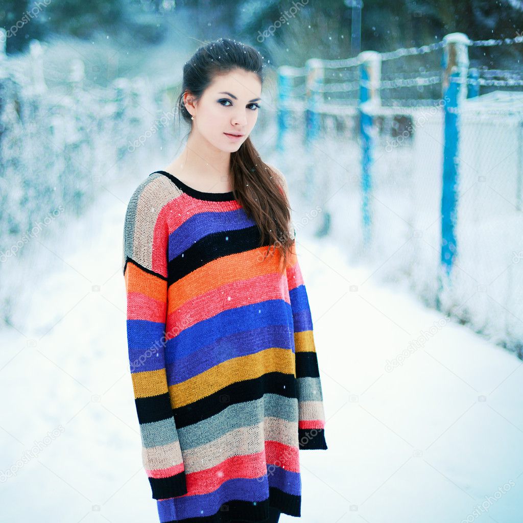 beautiful brunette in winter park.