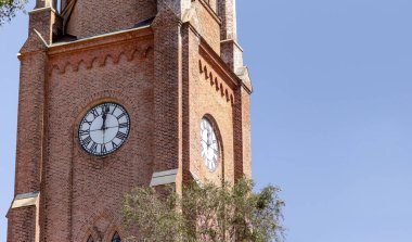 Norveç 'teki Fredrikstad Katedrali' nin saat kulesindeki 12 kilit.