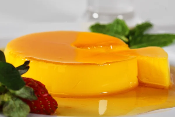 Delizioso budino al limone — Foto Stock