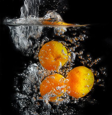 Turuncu Siyah arka plan ile izole kabarcık hale getirir.