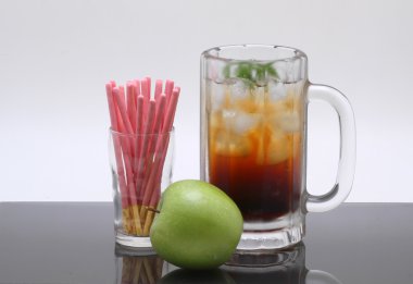 taze cola ve finger bisküvi sopa