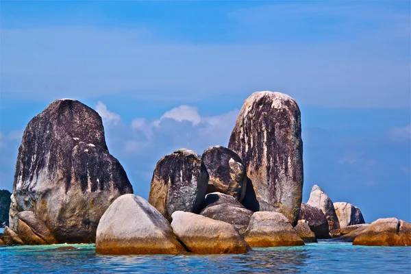 Ilha de rocha de belitung indonesia — Fotografia de Stock