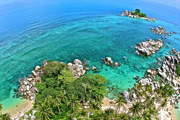 Piękną panoramę lengkuas wyspie belitung Indonezji — Zdjęcie stockowe