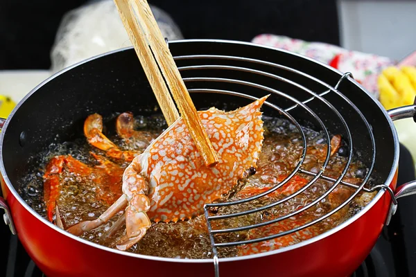 Krabben mit scharfer Soße — Stockfoto