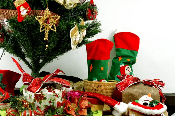 Christmas tree and gifts — Stock Photo, Image