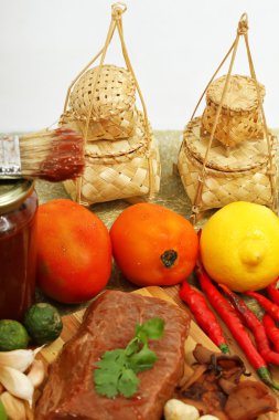 marine edilmiş sığır eti ve baharat