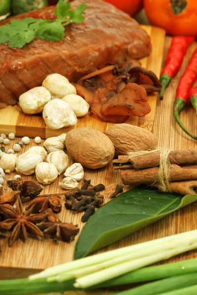 Marinated beef meat and spices — Stock Photo, Image