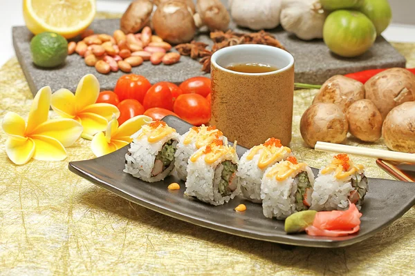 Japanese food: sashimi and sushi rolls — Stock Photo, Image