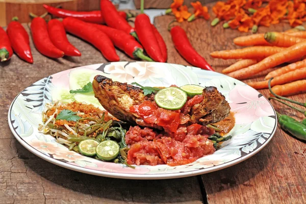 Ayam Bakar Taliwang, comida indonesia — Foto de Stock