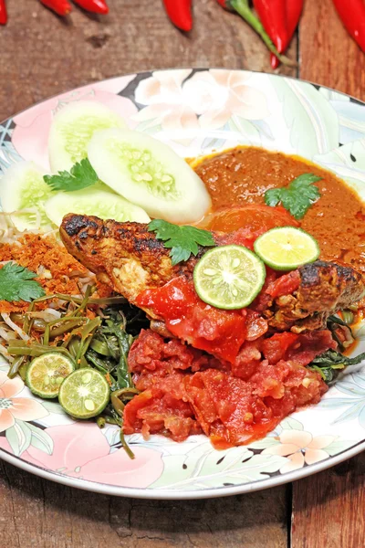 Ayam Bakar Taliwang, comida indonésia — Fotografia de Stock