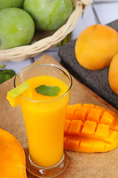 Fruits, mango juices — Stock Photo, Image