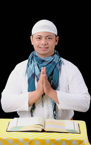 年轻的 indonesain 穆斯林 — 图库照片