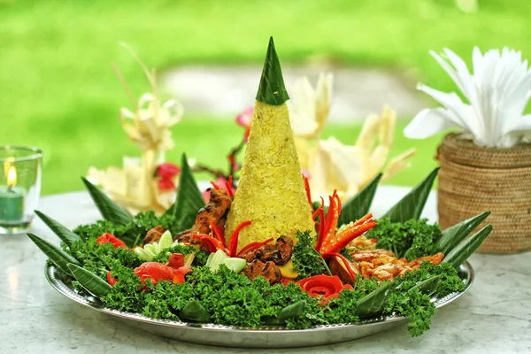 Nasi Tumpeng, Indonesian Cuisine — Stock Photo, Image