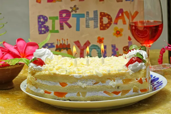 Birthday cake — Stock Photo, Image