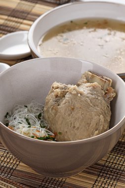 kaburga et topları çorbası