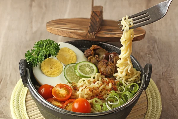 Sopa de macarrão indonésia, soto mie — Fotografia de Stock