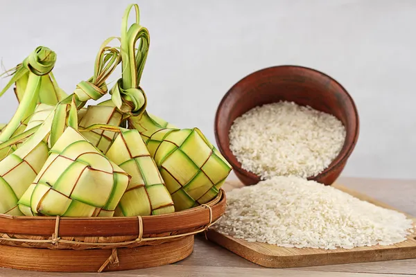 Ketupat lebaran, comida indonésia — Fotografia de Stock