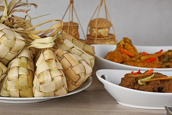 Ketupat レバラン、indoneian 食品 — ストック写真