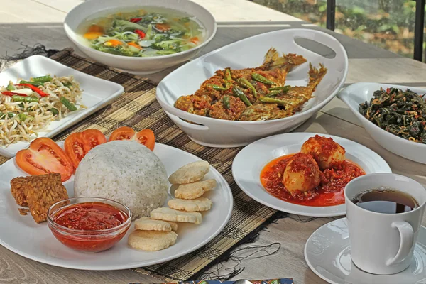Menú almuerzo indonesio —  Fotos de Stock