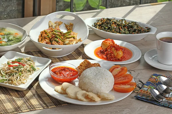 Endonezya öğle yemeği menüsü — Stok fotoğraf