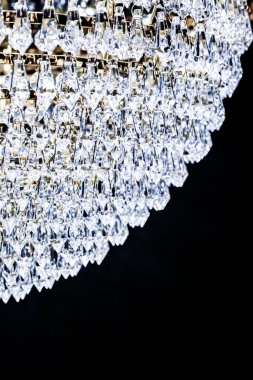 Ev dekorasyonu olarak kristal cam avize, iç tasarım ve lüks mobilya ayrıntıları, tatil davetiyesi geçmişi