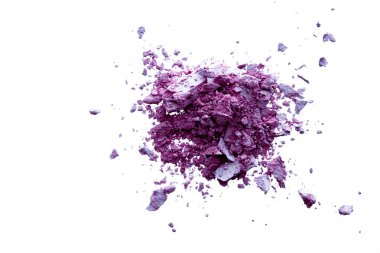 Toz kozmetik ürünleri, mineral organik göz farı, kızartıcı ya da ezilmiş kozmetik ürünler beyaz arka plan, makyaj ve güzellik afişi, düz tabela tasarımı