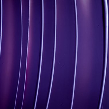 Lüks güzellik markası, bayram afişi tasarımı, soyut duvar sanatı veya sanatsal fırça darbesi için mor krem dokusu, kozmetik ürün ve makyaj arka planı