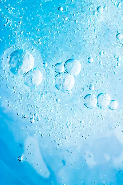 Γαλάζια υφή νερού ως υδάτινο υπόβαθρο, φύση και επιστήμη έννοια, καλλυντικά φροντίδας του δέρματος και μακροεντολή υγιεινής closeup — Φωτογραφία Αρχείου