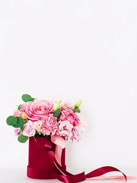 Beautiful Bouquet Blooming Flowers Red Flower Box White Background Holiday — Fotografia de Stock