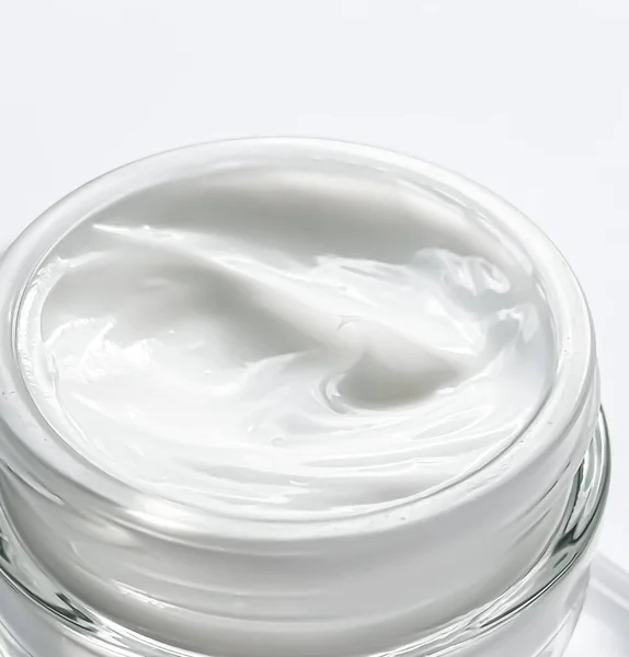 Crema Facial Hidratante Tarro Como Muestra Producto Sobre Fondo Blanco — Foto de Stock