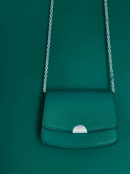 Emerald Green Leather Purse Silver Details Designer Bag Stylish Accessory — ストック写真