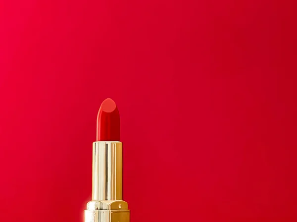 Roter Lippenstift Goldener Röhre Auf Farbigem Hintergrund Luxus Make Und — Stockfoto