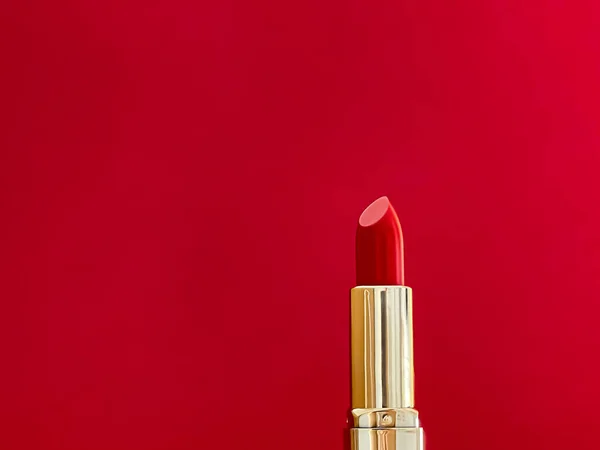 Rött Läppstift Gyllene Rör Färg Bakgrund Lyx Make Och Kosmetika — Stockfoto