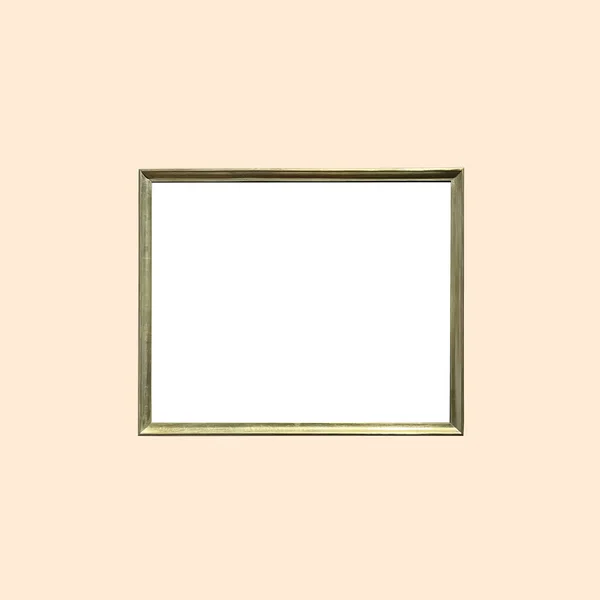 オークションハウスや美術館の展覧会でベージュの壁にアンティークアートフェアギャラリーフレーム モックアップデザインのための空の白いコピースペースと空白のテンプレート アートワークコンセプト — ストック写真