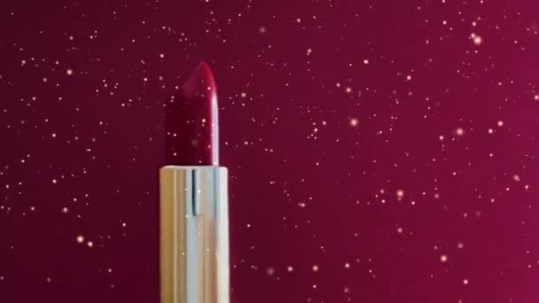 Lápiz Labial Rojo Como Producto Cosmético Lujo Brillo Dorado Anuncio — Vídeos de Stock