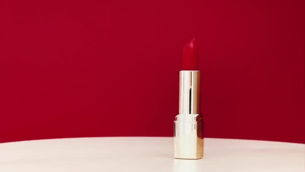 Rossetto Rosso Tubo Dorato Come Prodotto Cosmetico Lusso Make Concetto — Video Stock