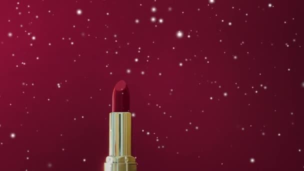 Roter Lippenstift Als Luxus Kosmetikprodukt Und Schnee Zur Weihnachtszeit Make — Stockvideo