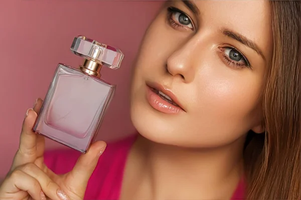 Perfume Beauty Product Cosmetics Model Face Portrait Pink Background Beautiful — Fotografie, imagine de stoc