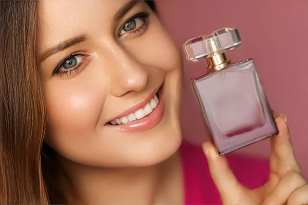 Perfume Beauty Product Cosmetics Model Face Portrait Pink Background Beautiful — Fotografie, imagine de stoc