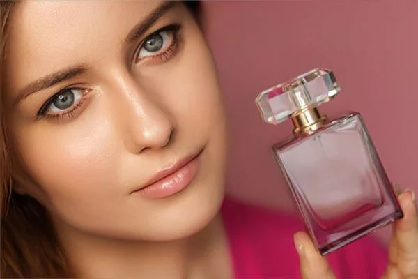 Perfume Beauty Product Cosmetics Model Face Portrait Pink Background Beautiful — Stockfoto